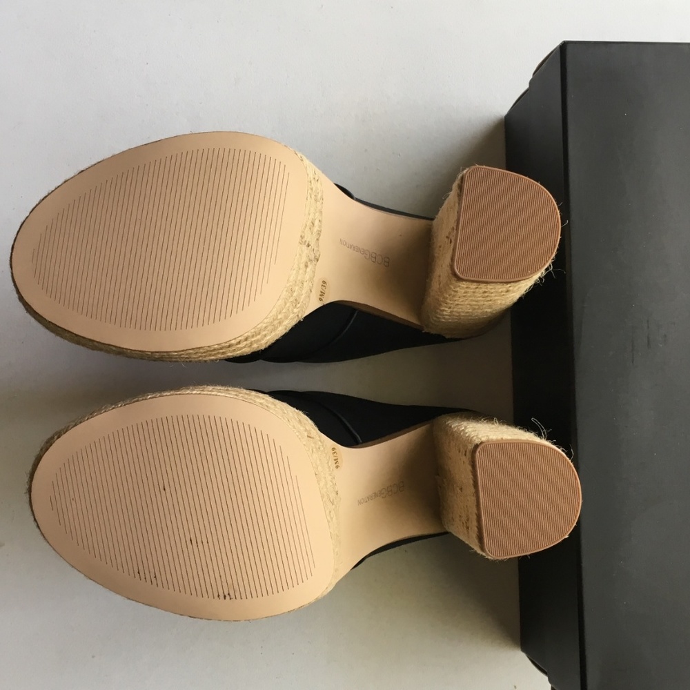 NWT BCBGENERATION CECELY PLATFORM SANDALS - Picture 5 of 7